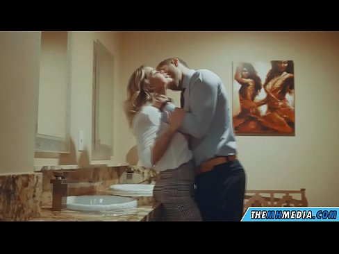 ❤️ Quando una bionda formosa ti seduce in un bagno pubblico ️❌ Video di sesso di qualitàal it.ergoupa.top ❌❤